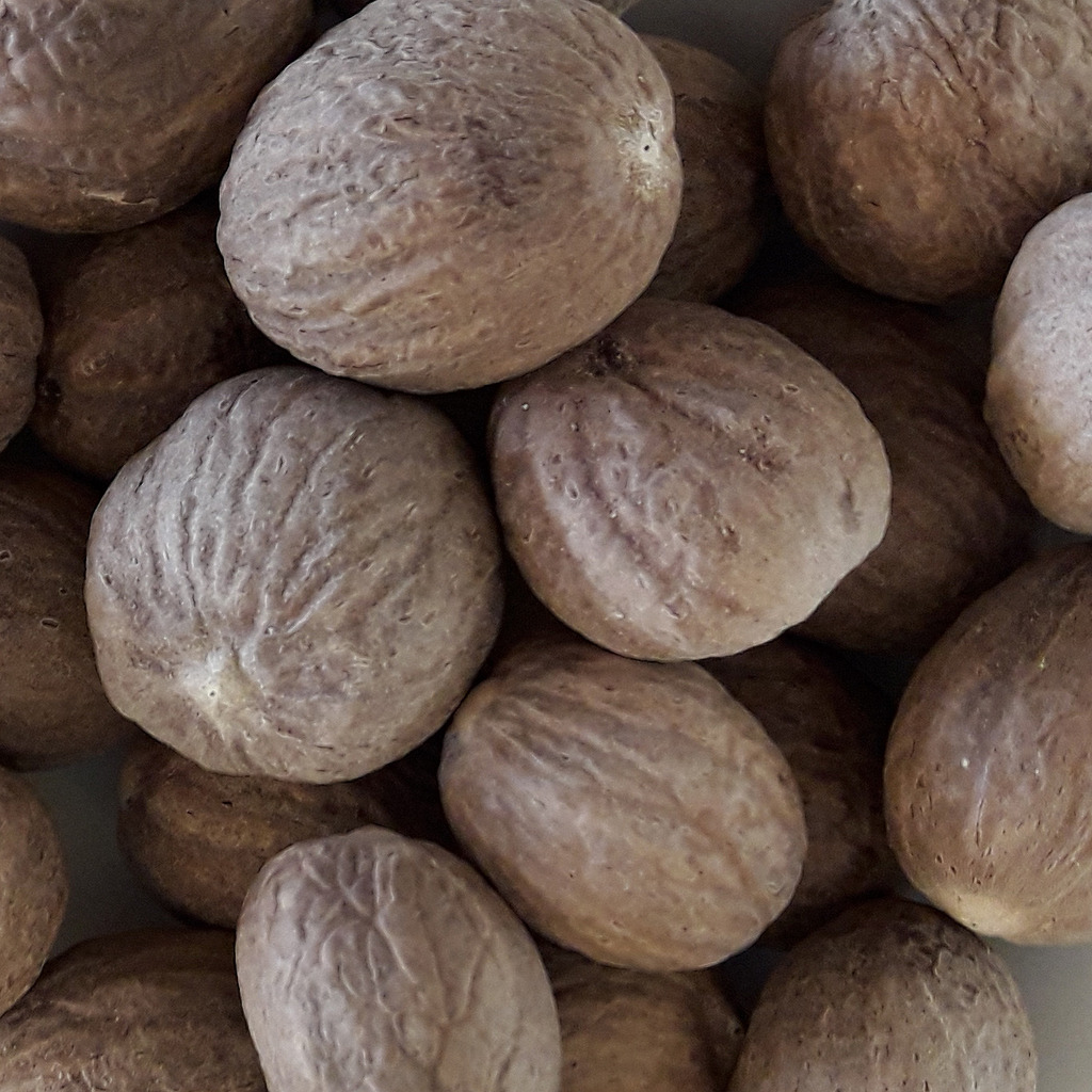 NUEZ MOSCADA ENTERA 120g